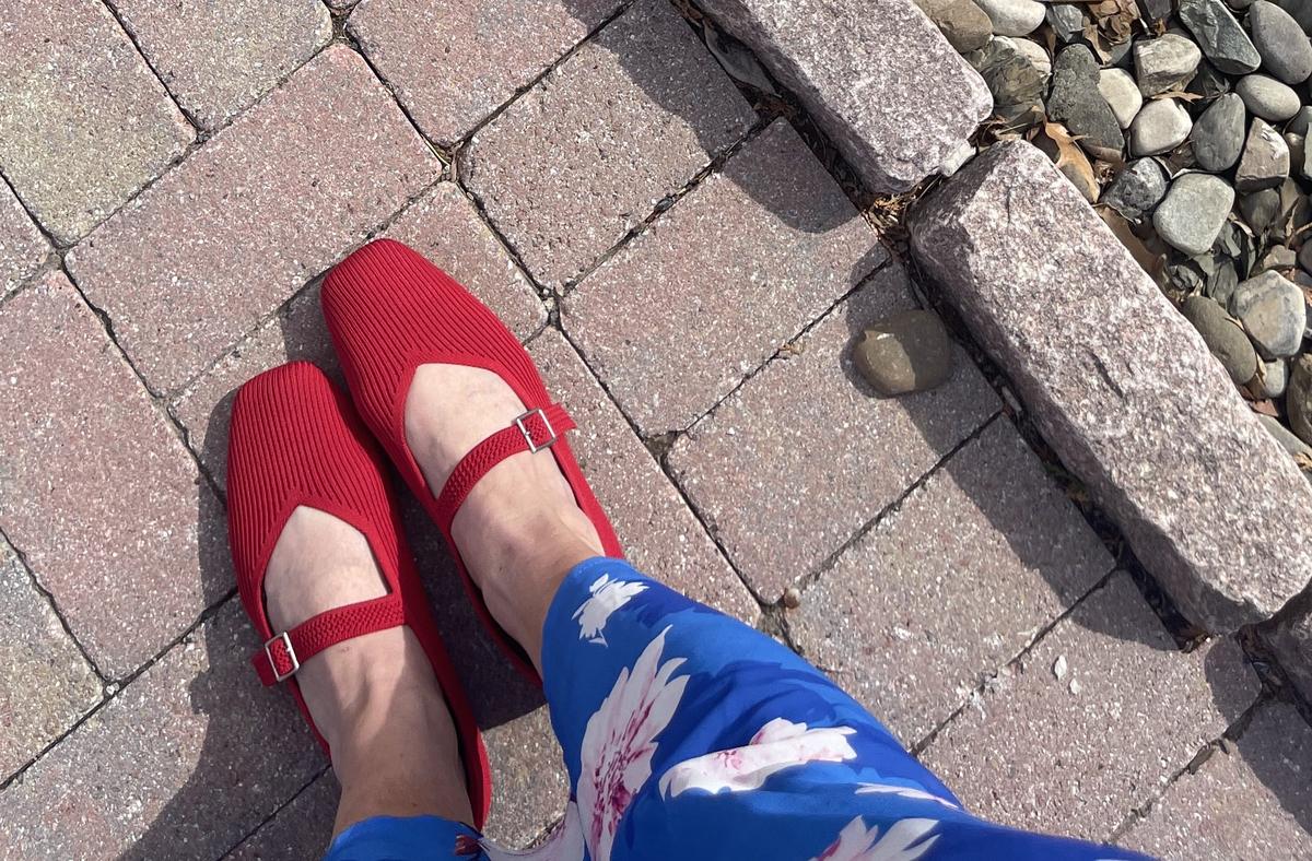 Item: RUBY RED, US7.5