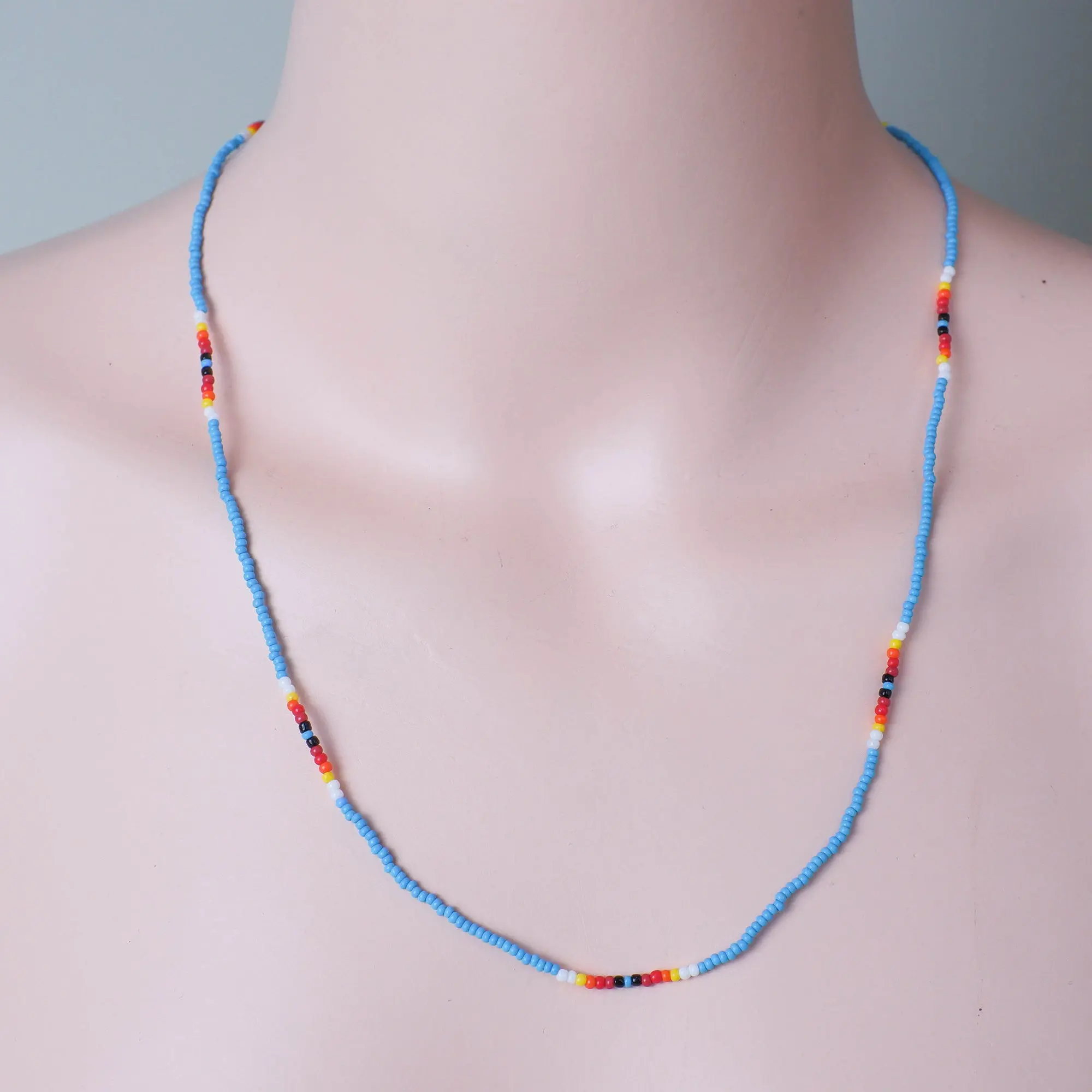 Handmade Native American-Inspired Beaded Necklace Unisex - Adjustable Boho Tribal Style Jewelry Handcrafted Fashion Cultural Significance