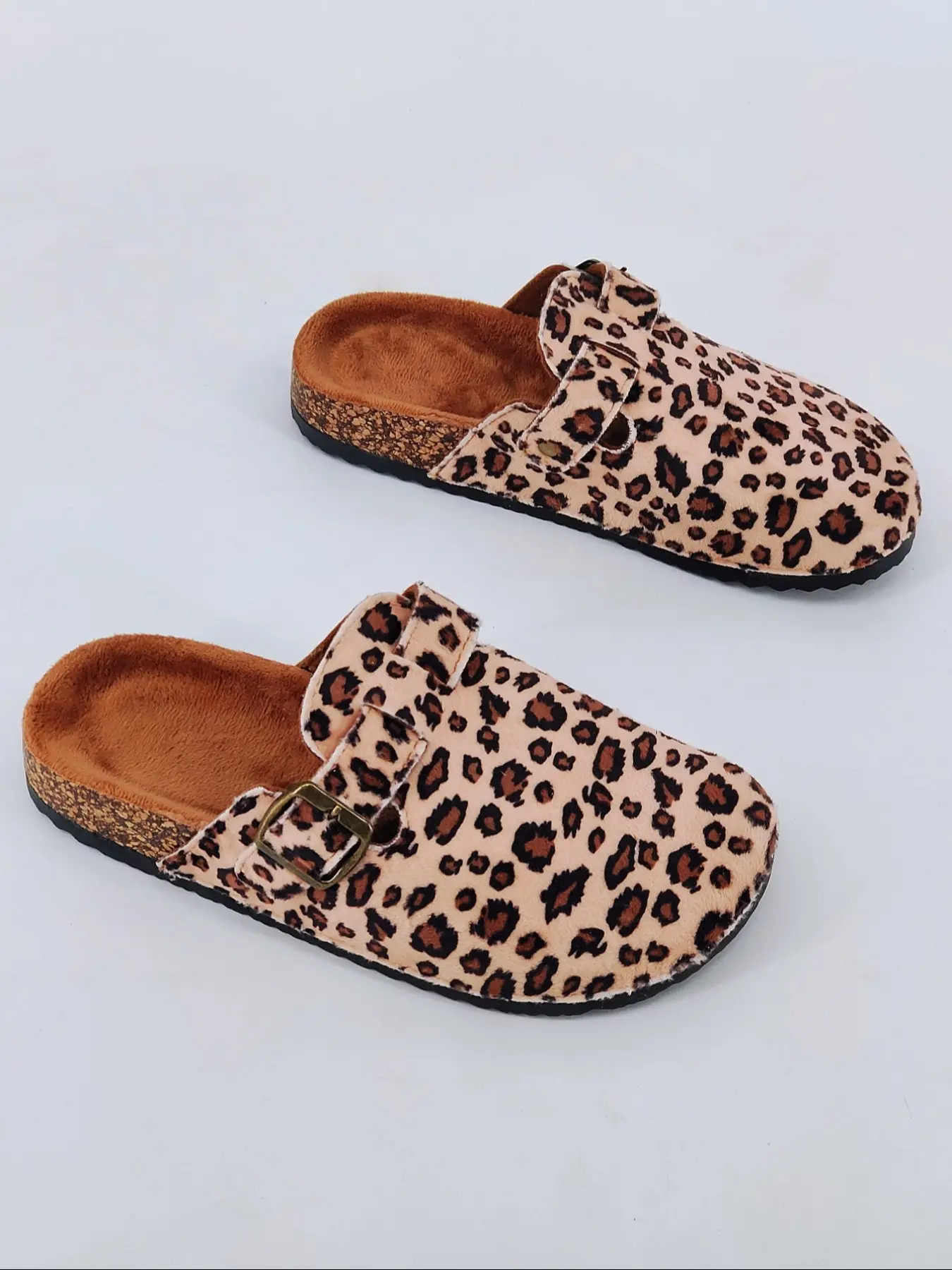 Women's Leopard Print Slip-On Sandals, Leopard Pattern Slides, Casual Fashion Anti-Slip Flat Shoes, Fall Winter Spring Summer Wearable Sneakers, Non Slip Slippers
