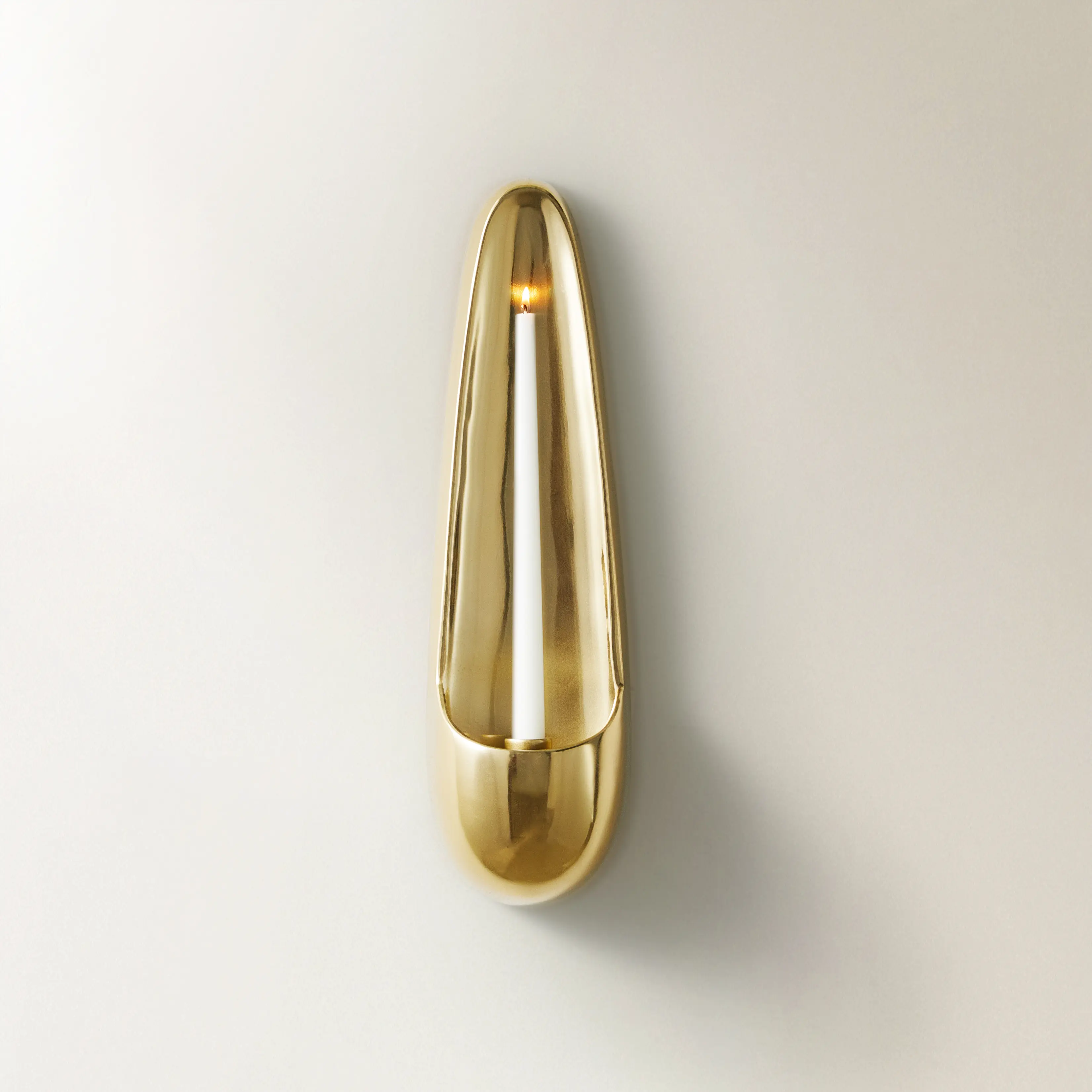 Z Gallerie Vince 5.25in W Lightweight Reflective Aluminum Golden Ornamental Wall Mount Candle Sconce - Golden Candleholder, Decorative Gentle Lamp, Wipeclean Finish, Chic Decor, Indoor Ambient Lighting, Bedside Home Decor, Warm Gold Glow, Modern Gold Acce