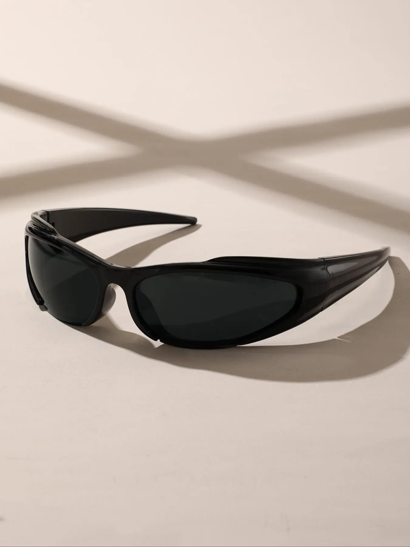 Fashion Small Frame, Stylish Sunglasses, Trendy Versatile Sports Sunglasses for Women and Men, Street Style Catwalk Sunglasses, Modern Sunglasses, Trendy Streetwear Sunglasses, Fashionable Sunglasses