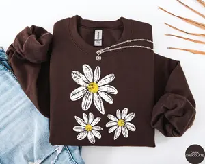 Daisy Sweatshirt for Women, Spring Floral Pullover, Cute Boho Flower Design Sweater, Cozy Retro Daisy Sweatshirt, Gift for Her