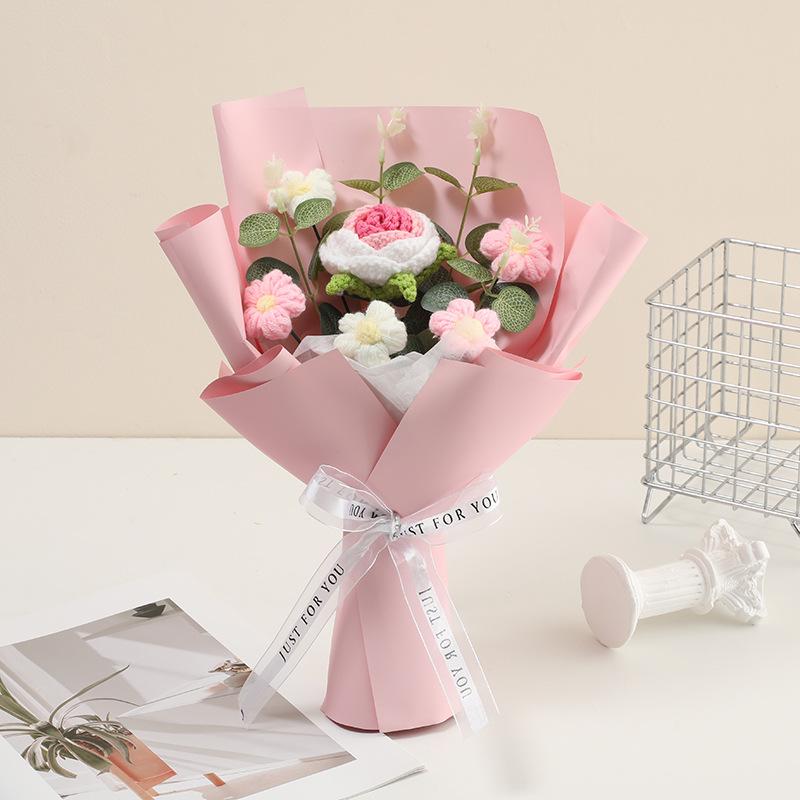 【Valentine's Day】Handmade knitted flower bouquet, made with yarn, one artificial flower bouquet included, comes with a transparent carrying bag,a greeting card. Suitable for Valentine's Day, Christmas, and birthday gifts, and also for home decoration.