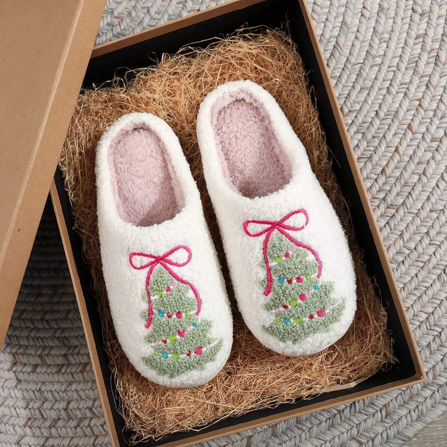 FEITAI Unisex Christmas Plush Home Slippers - Tree & Bow Pattern, Slip-On Warm Footwear for Christmas Party, Fuzzy House Shoes, Slippers For Women,shoes for back to school,back to school shoes