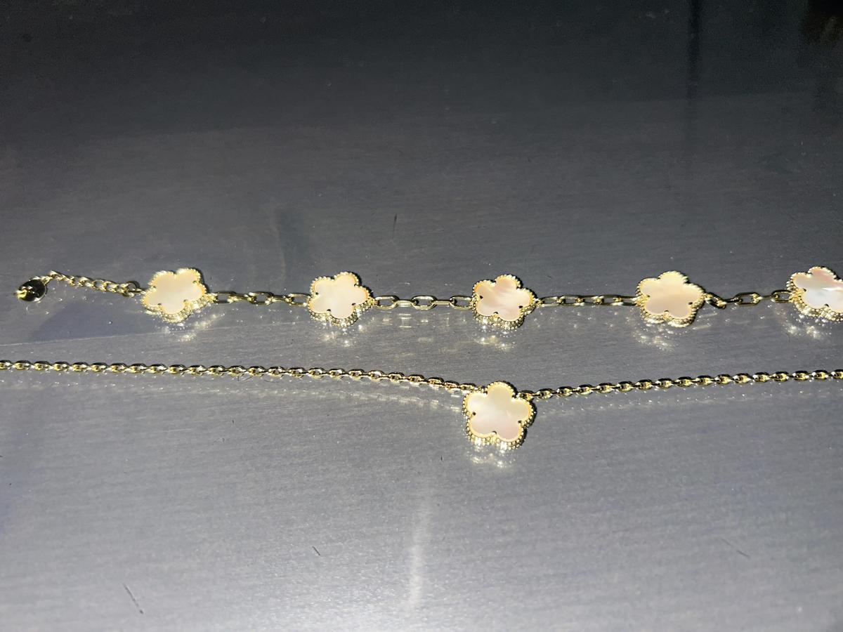 Item: Mother of Pearl Clover - Yellow Gold