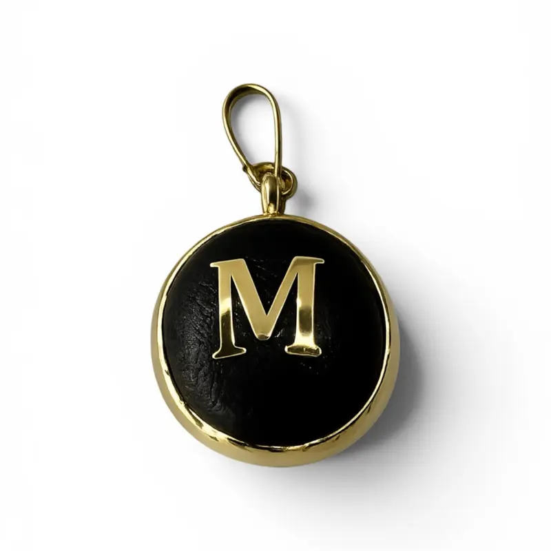 Pendant - Ojo de buey con las iniciales  M-A-Y Initial Charm Beads