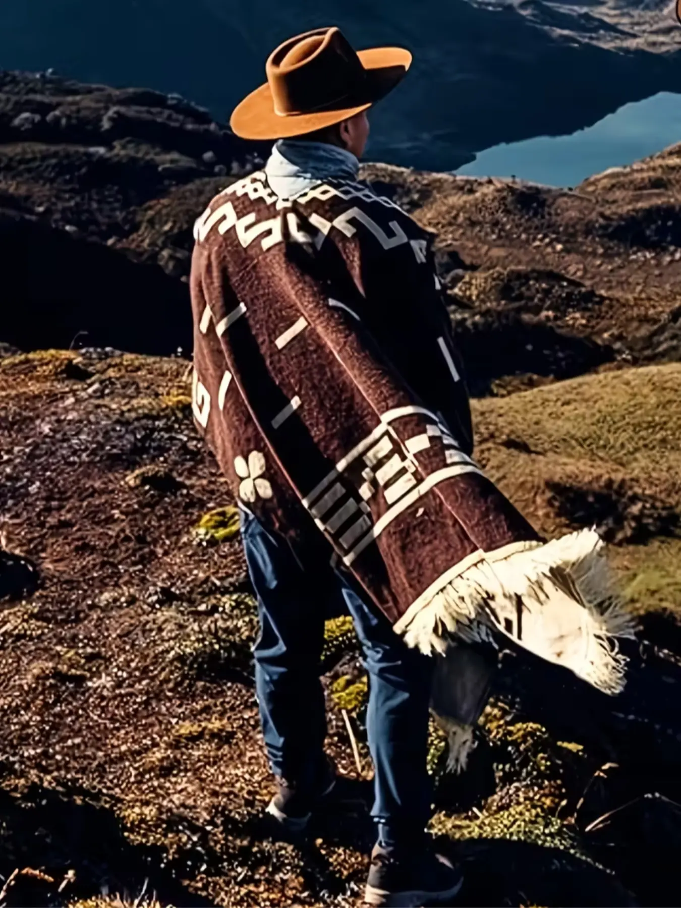 Western Cowboy Ethnic Style Unisex Travel Hoodie, Outdoor Warm Fringe Poncho Cape, Large Cloak for Men and Women, Casual Fashion Loose Jacket, Outerwear, Garment Statement