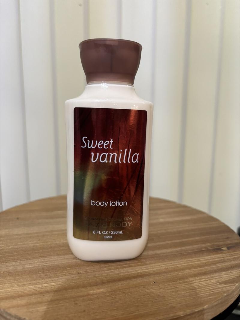 Dear Body lightly fragrance lotion Body Care Scented Cosmetic Skin Care Hydrating Moisturize Smooth Aloe Blend Grape Vitamins Comfort