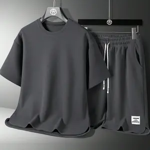Men’s summer casual set featuring a crew-neck short-sleeve T-shirt and drawstring-waist shorts, made from breathable waffle fabric. Suitable for summer running, beach vacations, weekend outings, hiking/fishing, and everyday workouts.