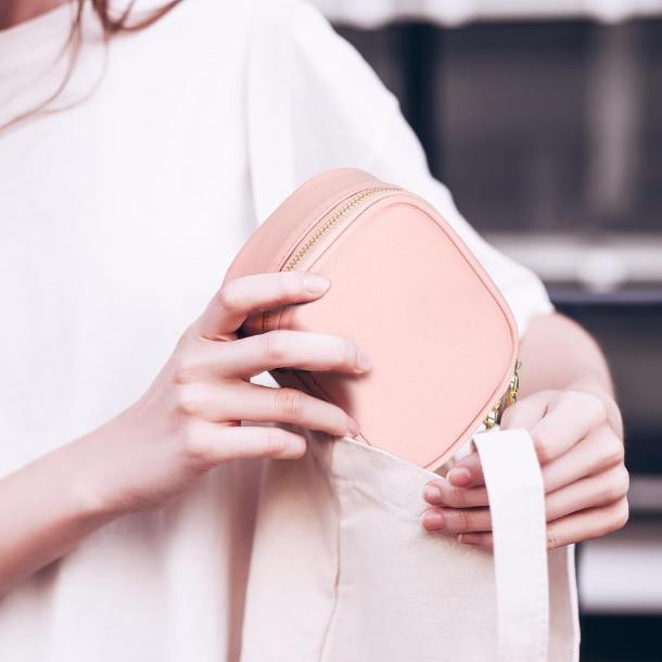 [New Deal] Small Makeup Bag Travel Train Case with Mirror and Light Mini Travel Make up Train Case Cosmetic Organizer Adjustable Brightness Toiletry Bag Portable Artist Storage