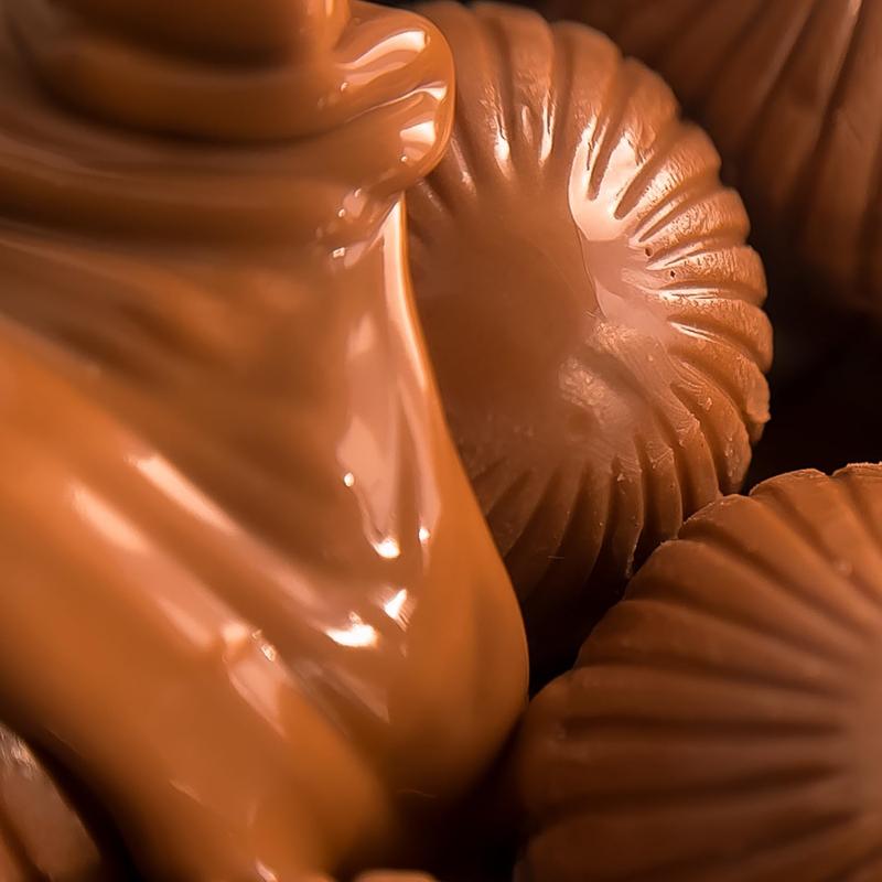 BeeMax Valentine’s Limited Edition Dubai Style Chocolate Truffles - 4.24oz Heart-Shaped Gift Box (Pack of 1) - Premium Milk Chocolate w/ Pistachio Cream & Crunchy Kadayif - Gourmet Candy for Your Loved One