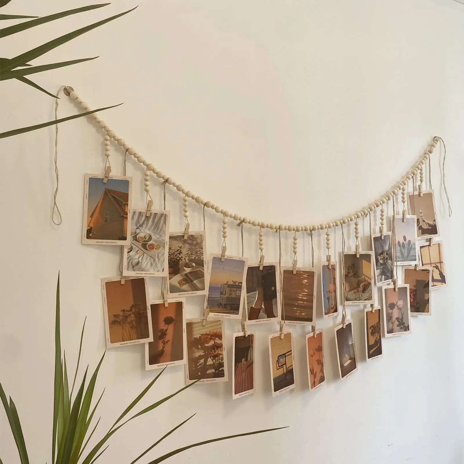 Boho Photo Clip String, Hanging Photo Display Wall Decor, Wooden Bead Garland Collage Picture Frame with Clips, Photo Display Hanging Rope for Home Dormitory Classroom Bedroom, Hanging Wall Art, Boho Decoration
