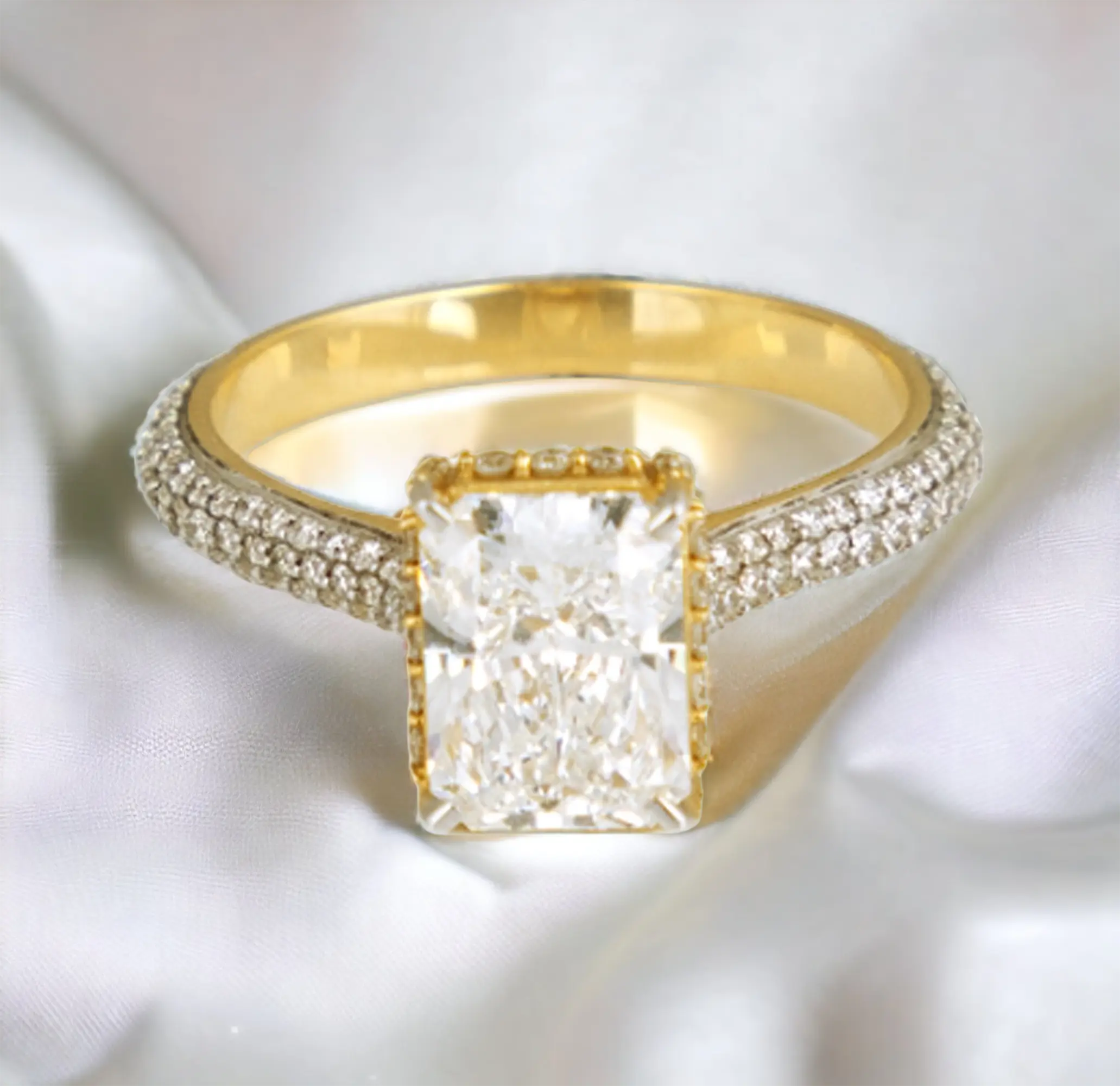 Exquisite Emerald Cut 2.75 Carat Certified Lab GrownDiamond Engagement Ring