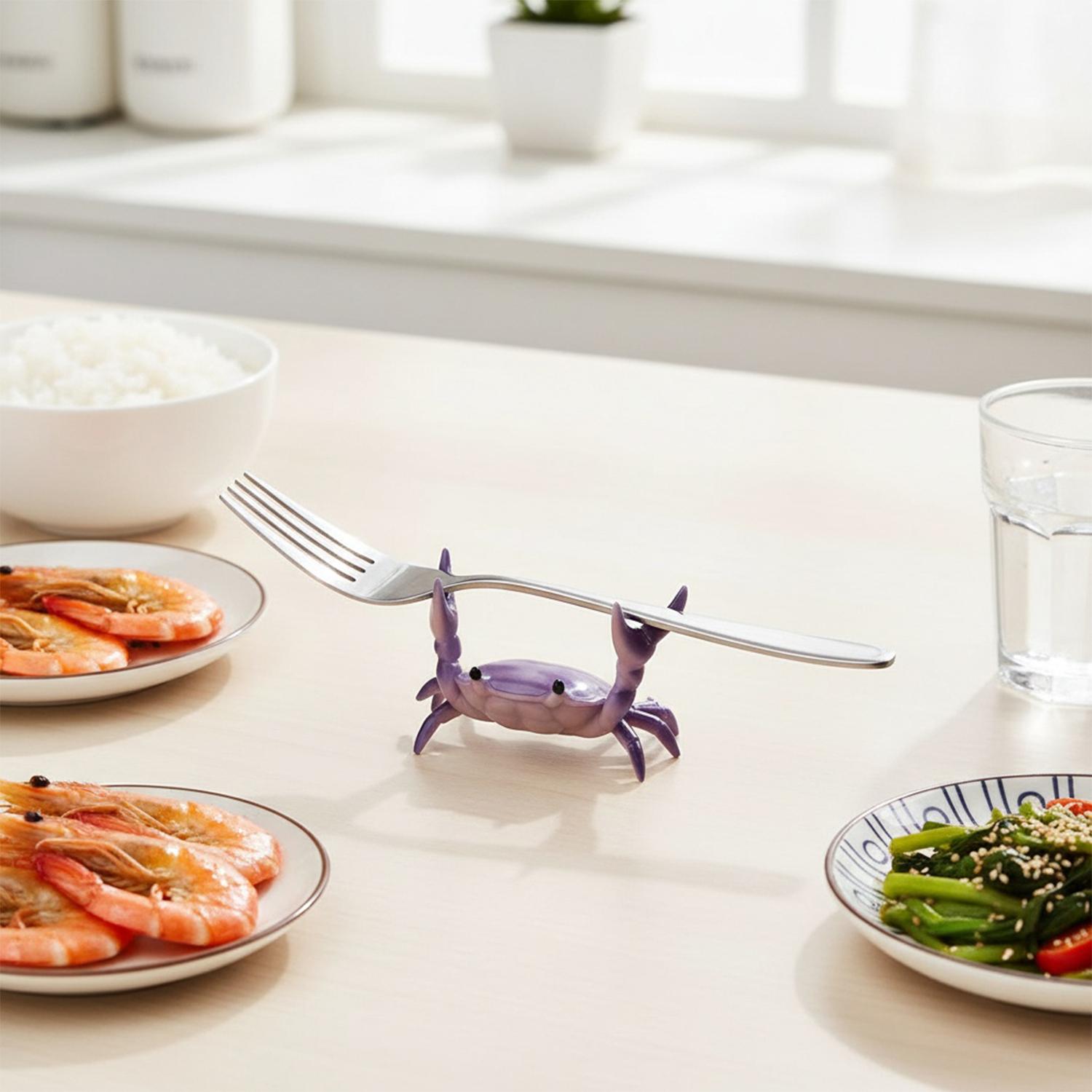 Crab Pen Holder Ornament 1 PCS Weightlifting PVC Crab Stand Realistic Crab Statue Office Stationery Cute Desktop Decoration for Home Office School