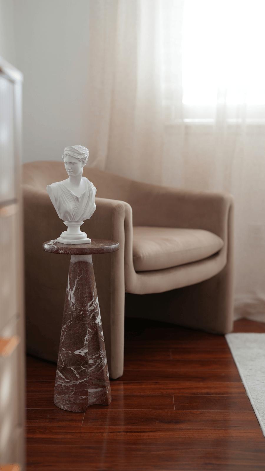 DAYALANE Modern Lauren Cultured Marbled Effect Side Table for Living Room, 9 "Round Stone Side Table Vintage Night Stand, Small Rustic Red End Table for Drink in Bedroom Apartment Waiting Room, Black White and Red