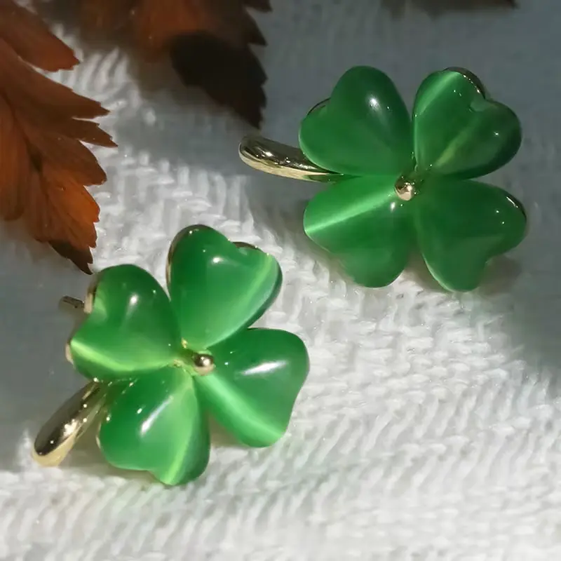 Lucky Four Leaf Clover Stud Earrings Green Shamrock Earrings Cute Clover Jewelry Gift for Women Girls St Patricks Day Earrings Lucky Charm Earrings Minimalist Everyday Earrings Trendy Clover Studs Aesthetic Jewelry Gift Idea