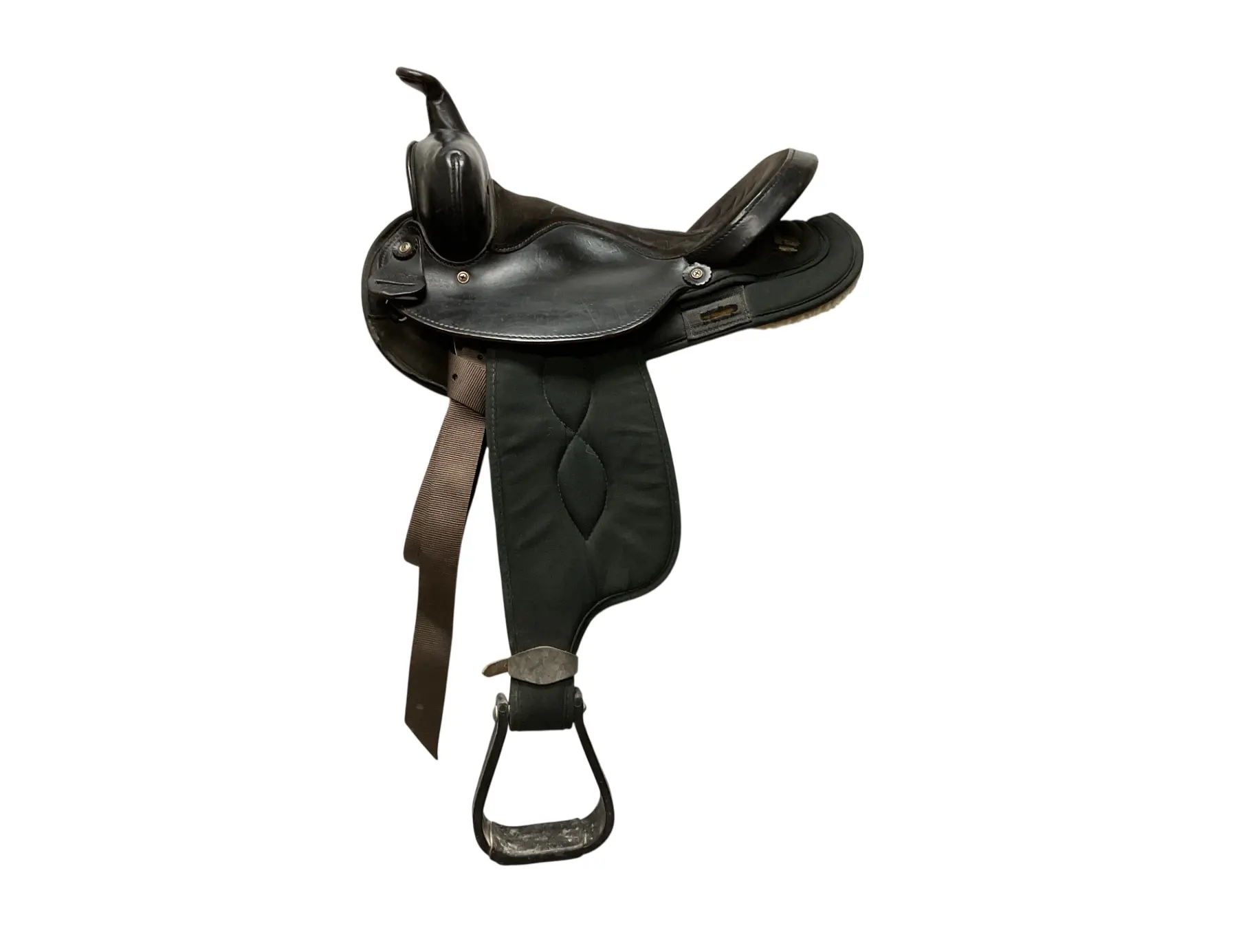 Big Horn Trail Riding Saddle - 15" Seat Size Suede Padded Seat, A-Shaped Wither, Compact Shape, Moderately Broad Back, Semi QH Fit, 23" Long Skirt, Nylon Latigo & Off Billet Included, Black Equestrian Tack for Leisure Use