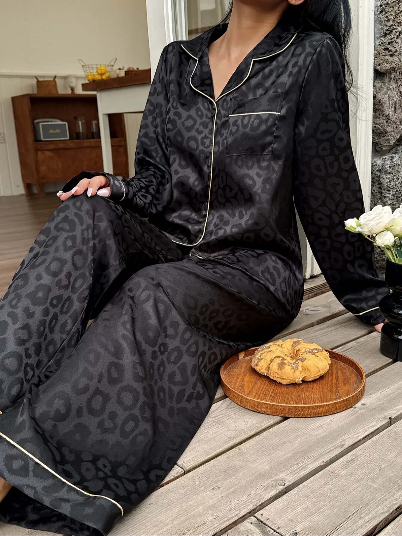 Women's Comfortable Fit Casual Home Set, All-Over Leopard Print Long Sleeve Button-Up Top & Elastic Waist Pants, Soft Fabric, Loungewear