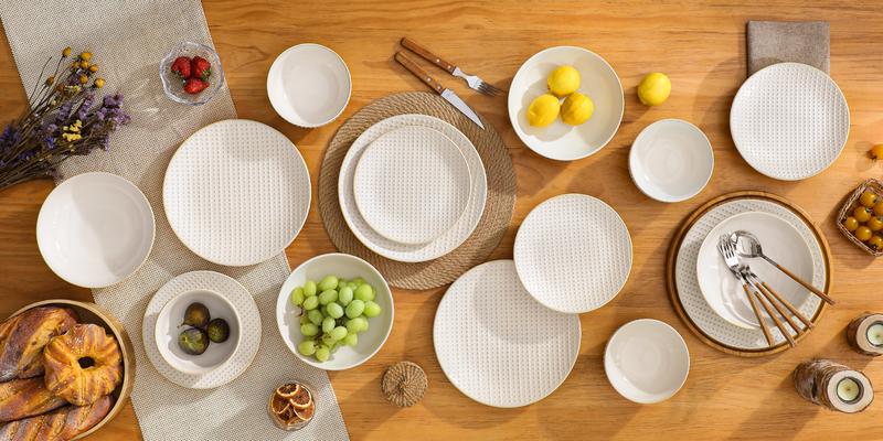 MALACASA 16 Pieces Stoneware Tableware, White/Blue Embossed Delicate Dinnerware Set for 4 People, Plate and Bowl Set in Cinquefoils/Honeycomb Patterns for Kitchen Lovers Winter Holiday