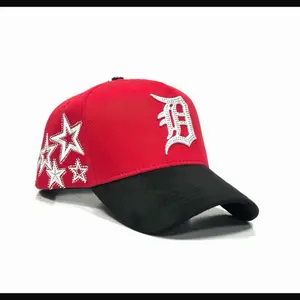 Gorra D Color Rojo con Estrellas de Alta Calidad para Estilos Urbanos