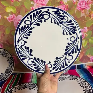 Plato redondo estilo relieve color azul cobalto 10 in