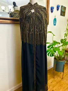 Nora Bisht - Embroidered Women's Bisht - Ceremonial, Traditional, Arabic Eid Dress - Perfect for Ramadan, Gifts for Her, Eid