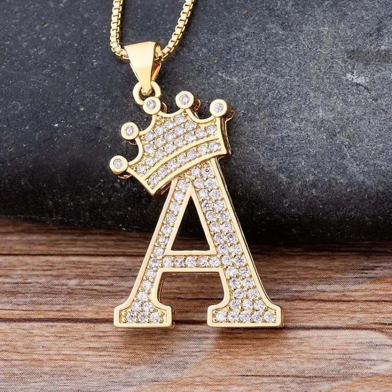 Aesthetic Luxury Copper Zircon A-Z Crown Alphabet Pendant Chain Necklace Hip-Hop Style Fashion Woman Man Initial Name Jewelry Gift for Girl Women Couple
