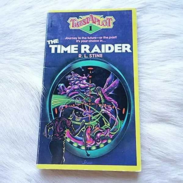 USED Book - The Time Raider (Twistaplot, No. 1) by R. L Stine (Paperback) - english