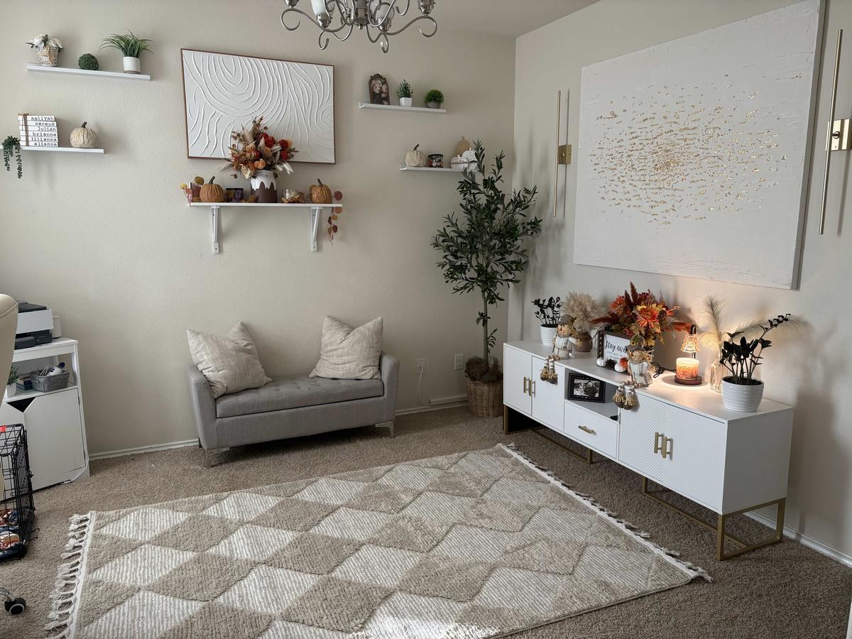 Item: Ivory, Rectangle, 5' 3" x 7' 6"