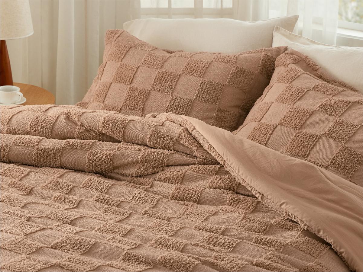 【Spring Glow Up】Bedsure Checkered Farmhouse Shabby Chic Comforter Set ,Boho Tufted Bed Set, King Size Bedding, 3 Pieces, 1 Plaid Geometric Comforter and 2 Pillow Shams,Jacquard Design Soft Breathable Lightweight All-Season Filling OEKO-TEX Certified