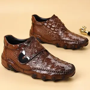 2025 autumn fashion men's ankle boots, with genuine leather upper and non slip rubber sole, 2 colors to choose from, buckle design for easy on and off, suitable for casual, business, party, and outdoor street wear