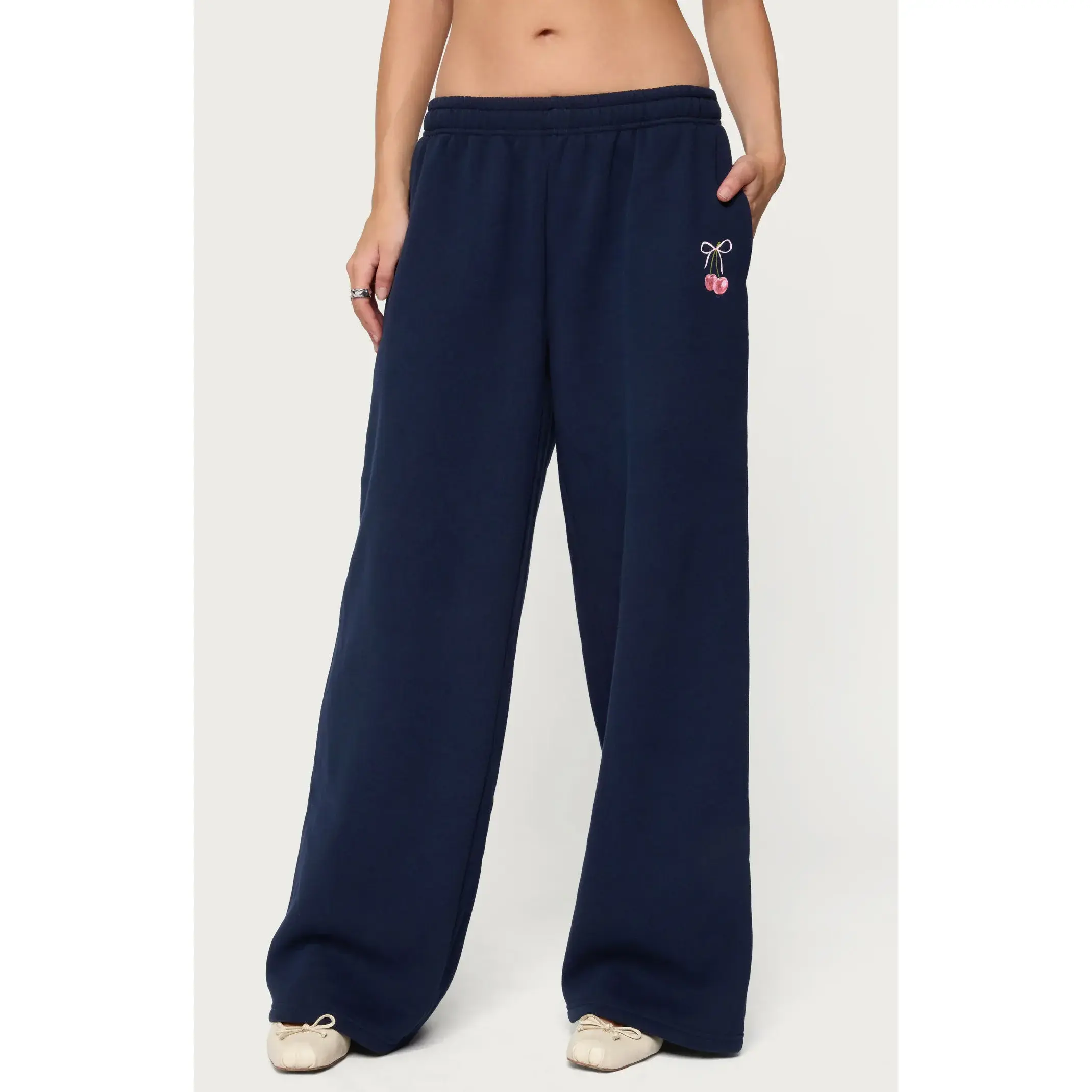 Edikted Women's I Don't Chase I Attract Sweatpants