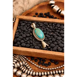 THE BLOSSOM LEAF PENDANT