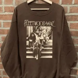 Retro Fleetwood Mac Band Tour Graphic Tee Vintage Streetwear Fan T-Shirt Trending Unisex Essential Band Tee Gift for Music Lovers S–5XL