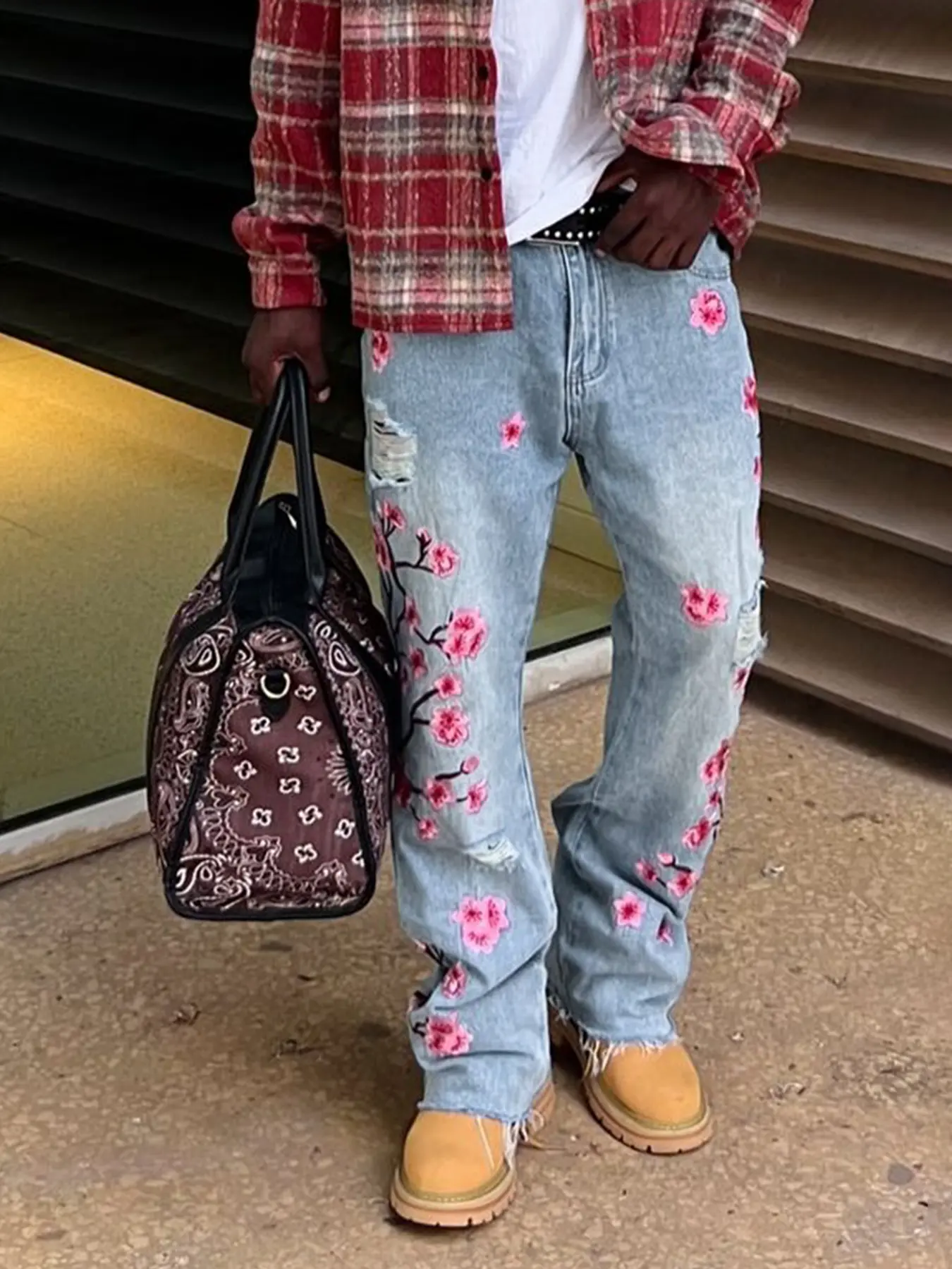 Men's Casual Washed Floral Embroidered Jeans, Slim Fit Bell Bottoms, Fashionable Comfort Design, Perfect for Daily Wear, Brand Quality, Embroidery