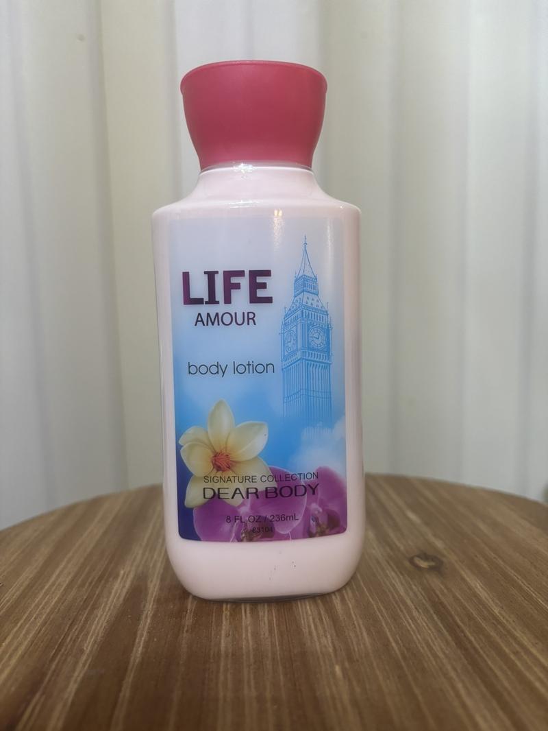 Dear Body lightly fragrance lotion Body Care Scented Cosmetic Skin Care Hydrating Moisturize Smooth Aloe Blend Grape Vitamins Comfort