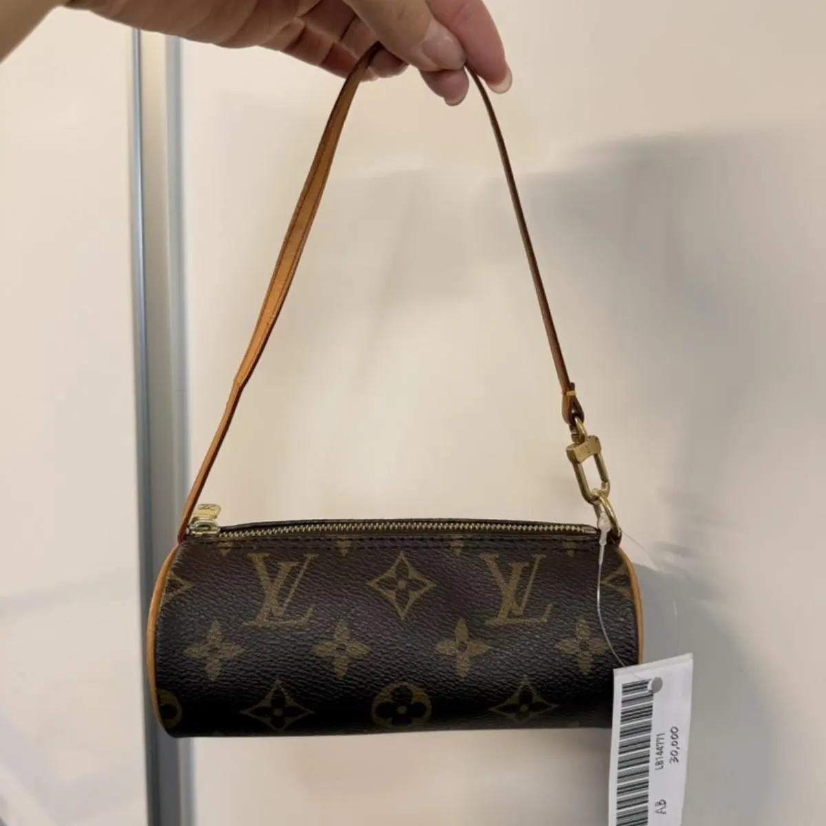 Pre-owned Louis Vuitton As Shown Shoulder Bags Monogram Papillon Pochette Mini Shoulder Bag LB144771