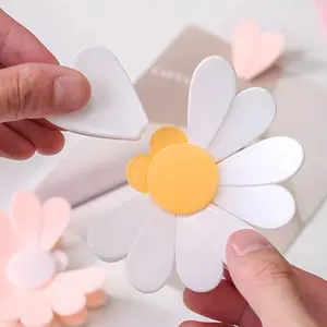Daisy Flowers Fridge Magnet & Kitchen Storage Food Clip,2-in-1,Novelty Magnet,Decorative Refrigerator Magnet,Bedroom Decor,Cute magnet| Multifunctional Clip for whiteboard,  kitchen, office, home decoration, Creative Gift, Home Essentials