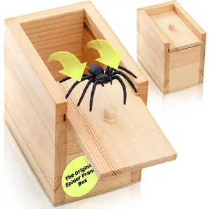 Original Spider Prank Box – Wooden Prank Toy & Jump Scare Prank Gift with Hidden Gift Card Compartment, Realistic Jumping Spider Surprise, Funny Gag Toy for Kids, Adults, Parties & Office Fun