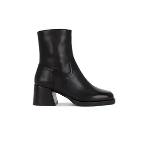 Steve Madden Latches Boots in Black Leather
