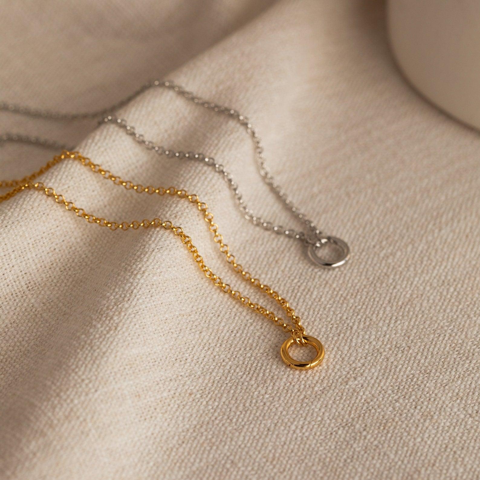Rolo Circle Charm Necklace by Caitlyn Minimalist - Dainty Charm Clasp Necklace in Gold & Silver - Minimalist Layering Necklace - Graduation Gift for Her
