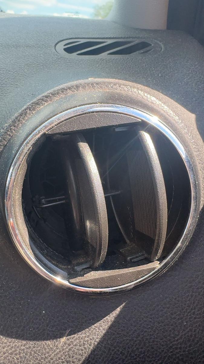 Item: Air Vent Car Phone Mount