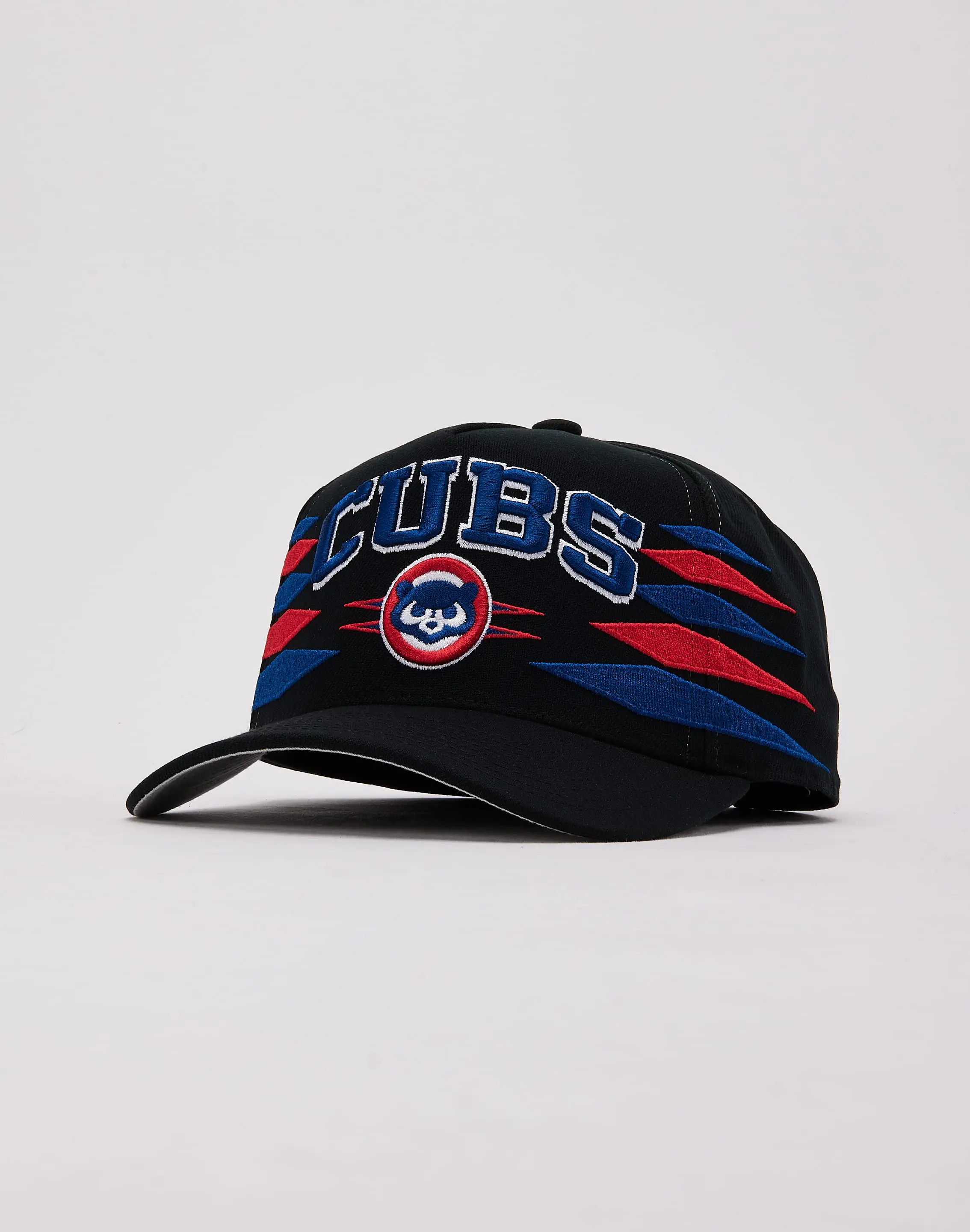 Mens Mitchell & Ness MLB Chicago Cubs Diamond Pro Pinch Snapback Hat