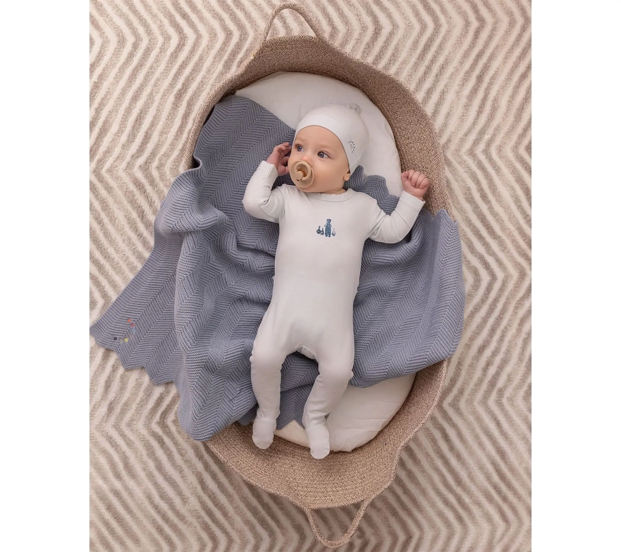 MiniMoi Baby Herringbone Knit Blanket with Carry Pouch