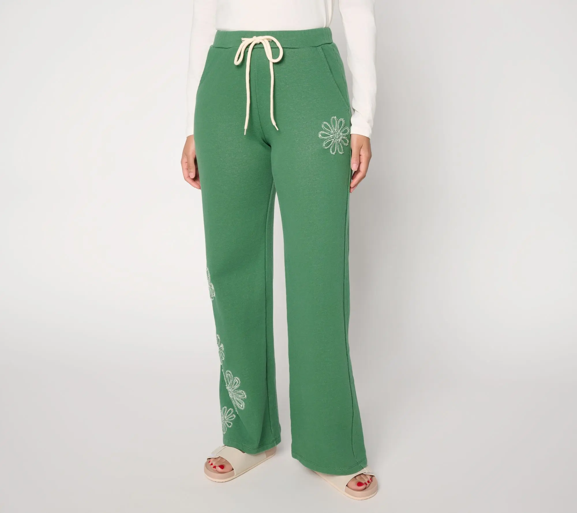 Driftwood Jeans Cloud French Terry Petite Beverly Pants - Daisy Patchwork