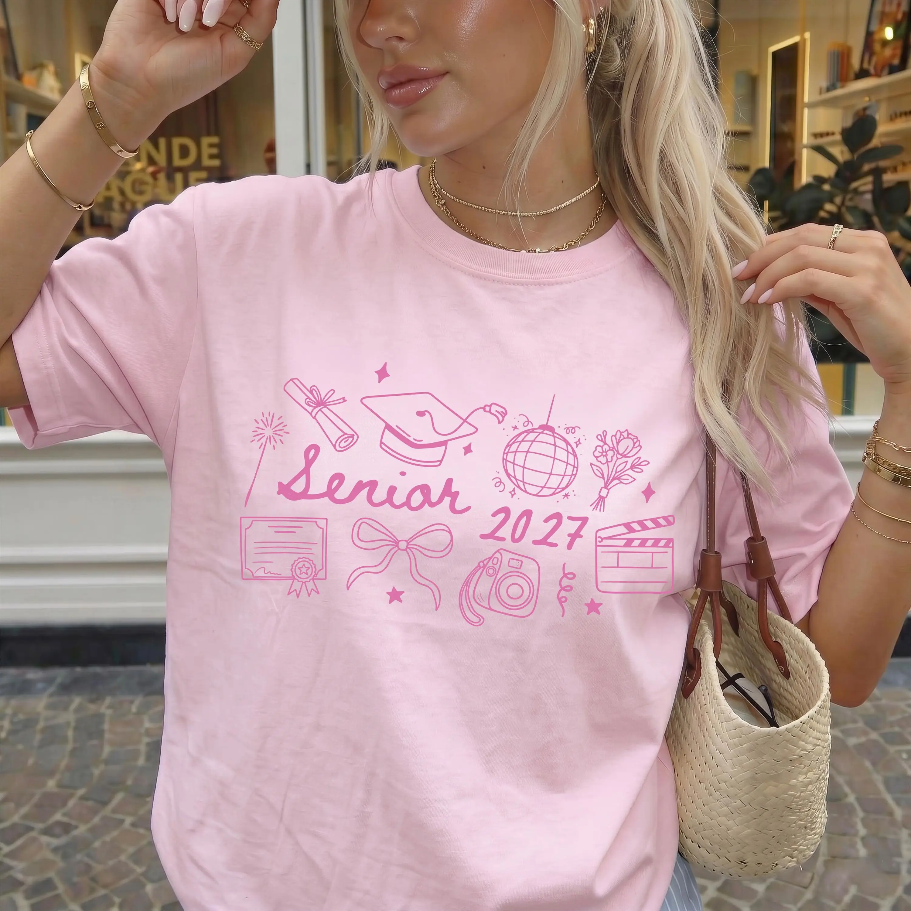 Comfort Colors Senior 2027 T-Shirt, Coquette Bow Senior Girl T-Shirt, High School Senior Graduation Gift, Class of 2027 Student Apparel, Cute Pink Bow Back to School Aesthetic Top, Trendy Teen Daughter High School Graduate Outfit Gift