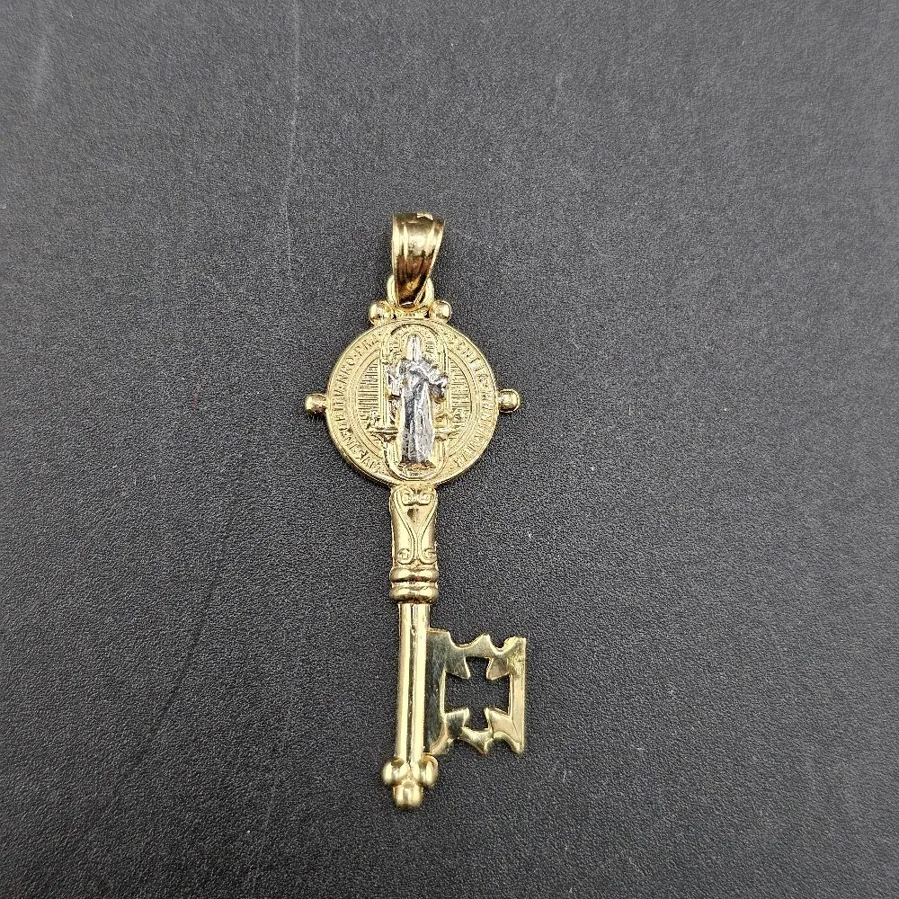 gold 14k pendant cross design for everyday wear gold 14k pendant cross design for everyday wear