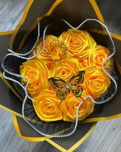 8 Rose Bouquet With Mirror Attached on the Base For Birthday Proposal Engagement Wedding Decoration Gift