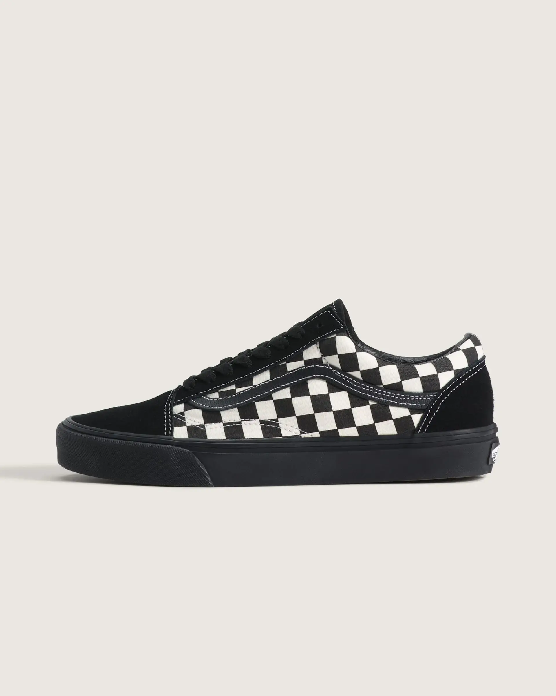 VANS Unisex Old Skool Checkered Low-Top Sneakers, Trendy Trainers with Lace Closure for Skate and Hip Hop Fashion, Sneaker Shoes, Fashionable Skate Shoes, Low-Top Closed Casual Sneaker