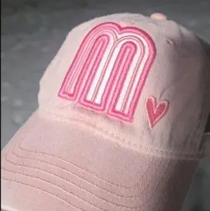 Mexico ElBaseball Cap with Heart Embroidery and Adjustable Fit for Casual Wear Stylish Mexico Design Comfortable Fit AFrame Hat Dad hat gorra de baseball para hombres mujeres